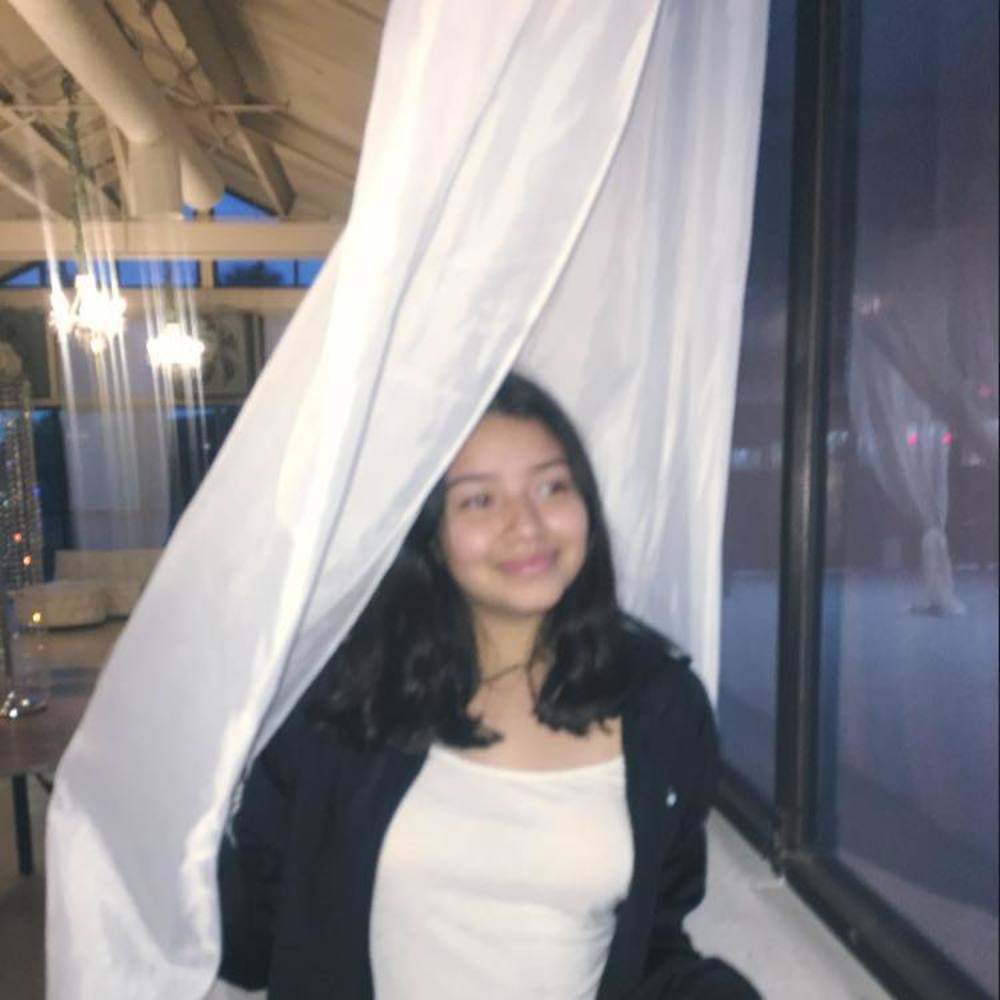 Meet your Posher, Itzel